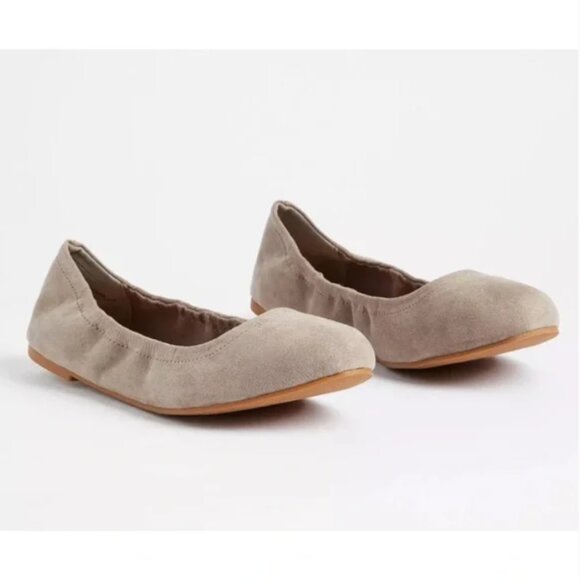 NWT Torrid Scrunch Ballet Flats Taupe 7 - Picture 1 of 6